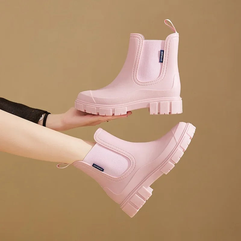 WATERPROOF CHELSEA BOOTS ARE THE NEW FASHION